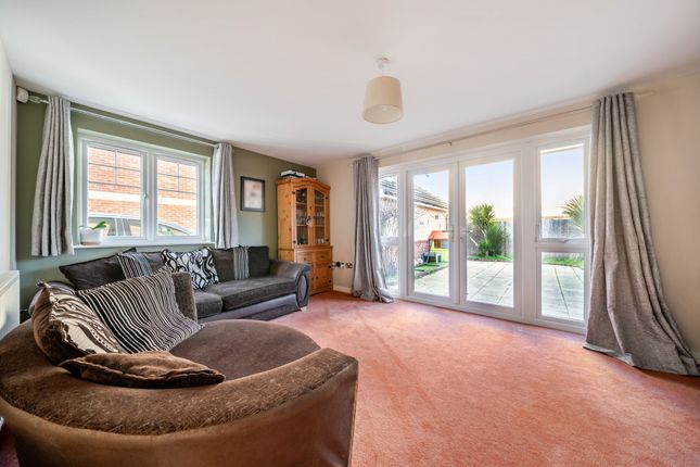 29 Westloats Lane, Bognor Regis photo 2