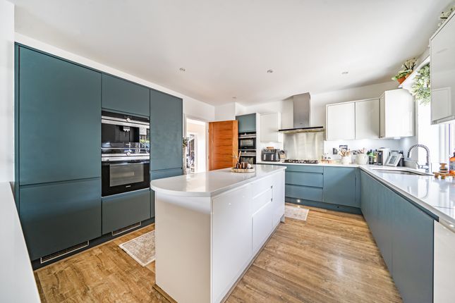 7, Oldfield Drive, Haywards Heath photo 3