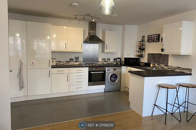 Thumbnail Flat to rent in Orchard Court, London
