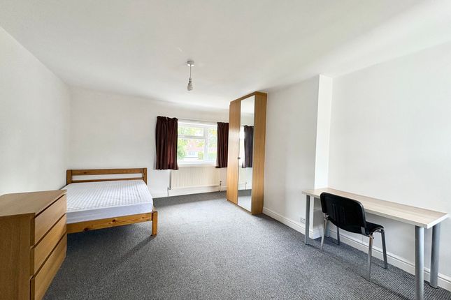31 Middleton Boulevard, Nottingham photo 2