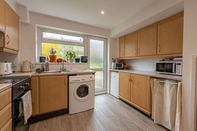 3 Manorbier Drive, Cwmbran photo 3