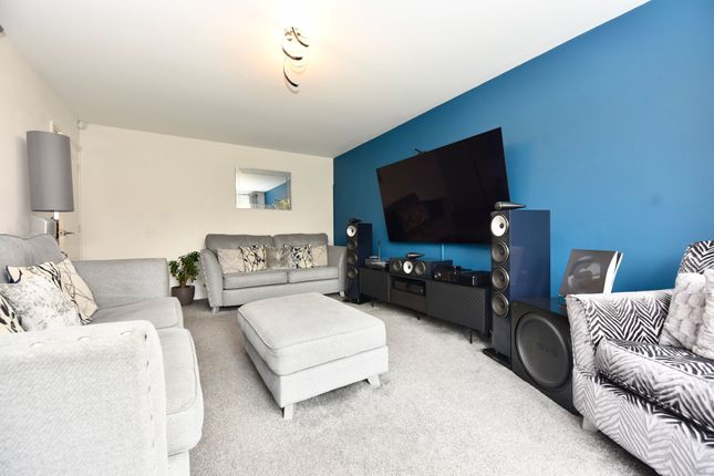 11 Wood Ridge Crescent, St. Neots photo 4