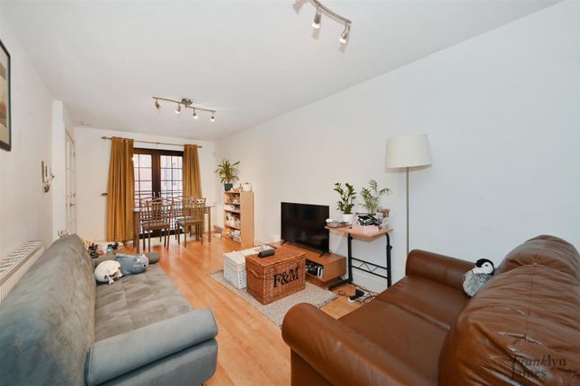 Thumbnail Flat for sale in St Georges Square, Limehouse