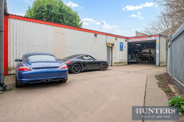 Studio parking on 191A, Wellington Road South, Hounslow, £650,000