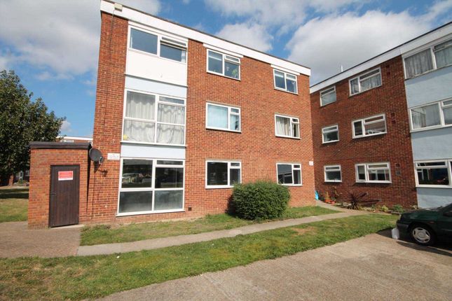 Flat for sale in Wessex Drive, Erith