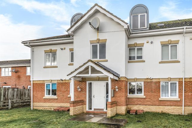 Basildon Close - Front.Jpg