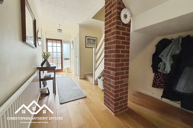69a Nether Court, Halstead photo 2