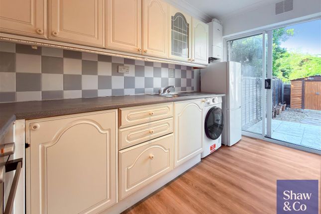 26, Westbury Road, Feltham photo 3