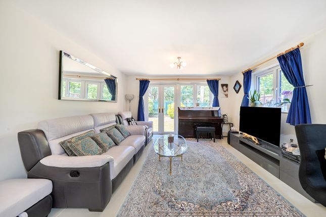 51, Langton Grove, Northwood photo 4