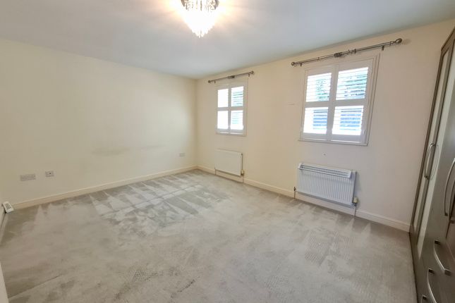 2, Aston Close, HEMEL HEMPSTEAD photo 5