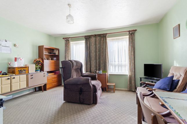 64 Berghestede Road, Bognor Regis photo 2