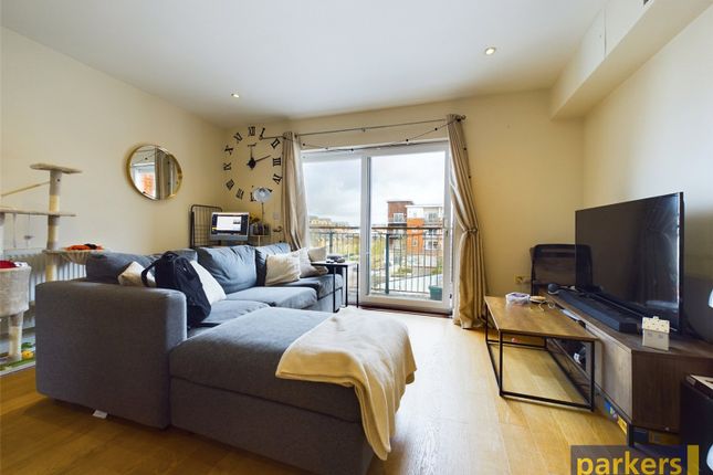 Flat for sale in Havergate Way, Reading, Berkshire