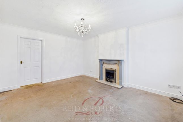 27, Oakleigh, Wrexham photo 3