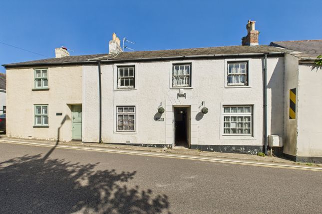 4Â Bedroom Mid Terraced House For Sale