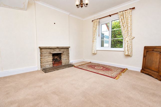Worplesdon Road, Guildford photo 3