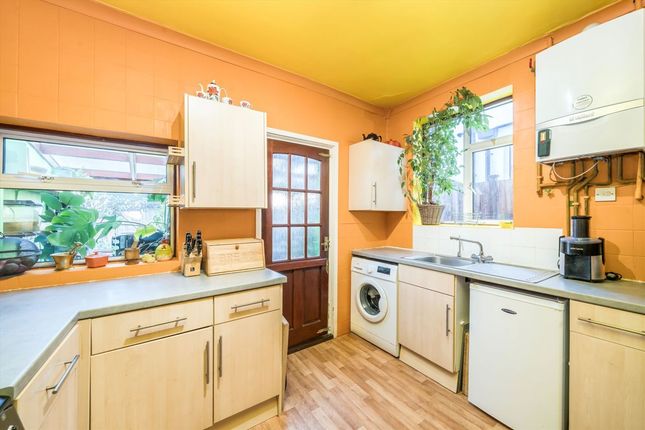 19, Edinburgh Road, London photo 4