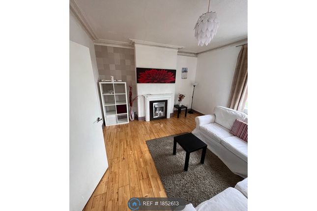 Flat Over, A Bobbers Mill Road, Nottingham photo 2
