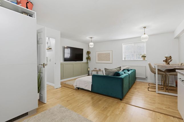 53 Alder House, Lucas Court, Leamington Spa photo 4