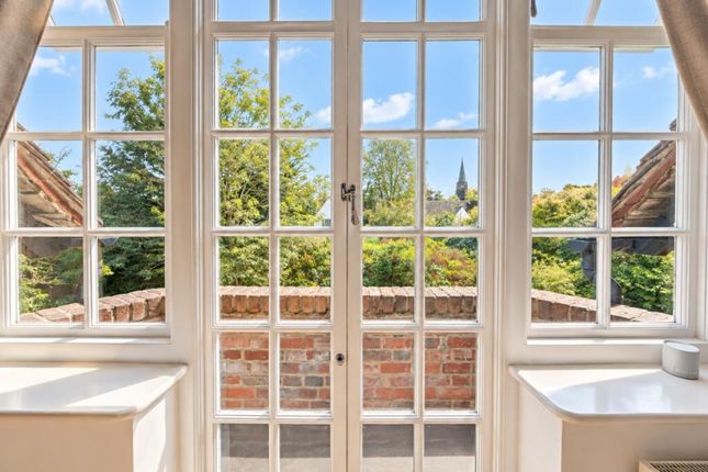 Meadway Court, Hampstead Garden Suburb photo 3