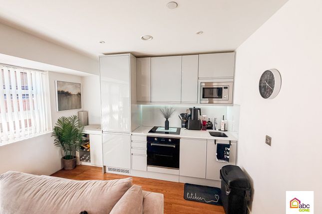 Flat 1, Dalwood House, Romford photo 4