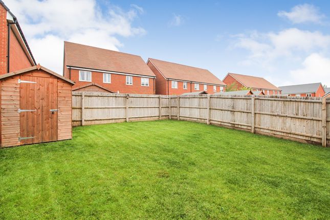 14, Blakes Boulevard, Bedford photo 4