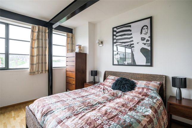 Flat for sale in Ice Wharf, 17 New Wharf Road