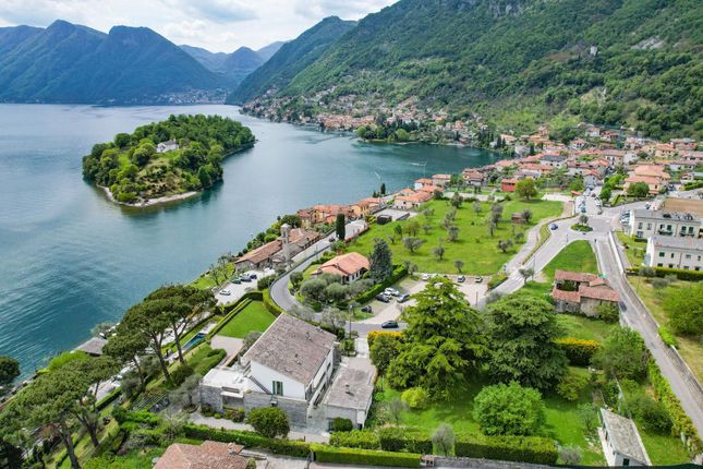 Villa for sale in Ossuccio, Lake Como, Lombardy, Italy