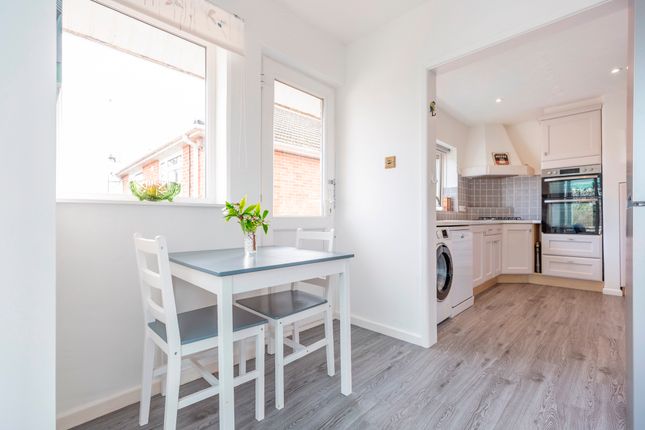 32 Casterbridge Road, Dorchester photo 2