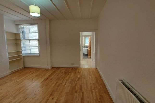 5, Lincoln House, Asteys Row, Islington photo 3