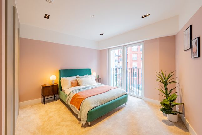 Flat for sale in Exchange Gardens, London