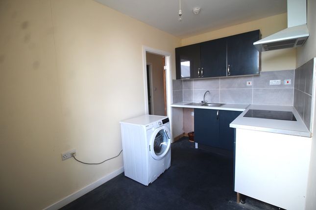 Flat 7, Newchurch Place, Rochdale photo 4