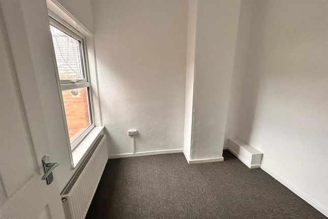 11, John Street, Derbyshire photo 2
