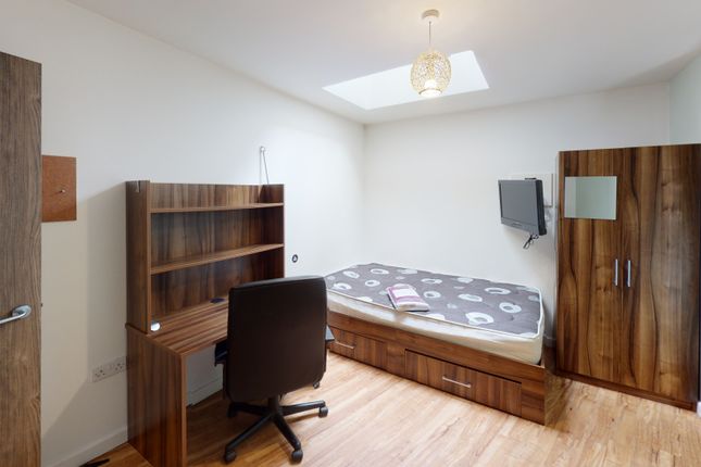 Flat-6-101-Queens-Ro