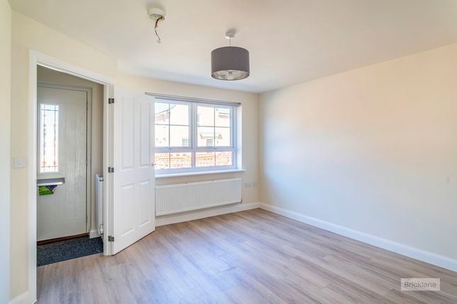 121, PETERBOROUGH photo 4