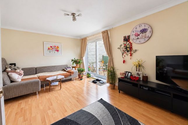 242 Parkers Walk, Newmarket photo 3
