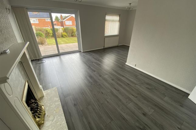 10, Apsley Grove, Stoke-On-Trent photo 3