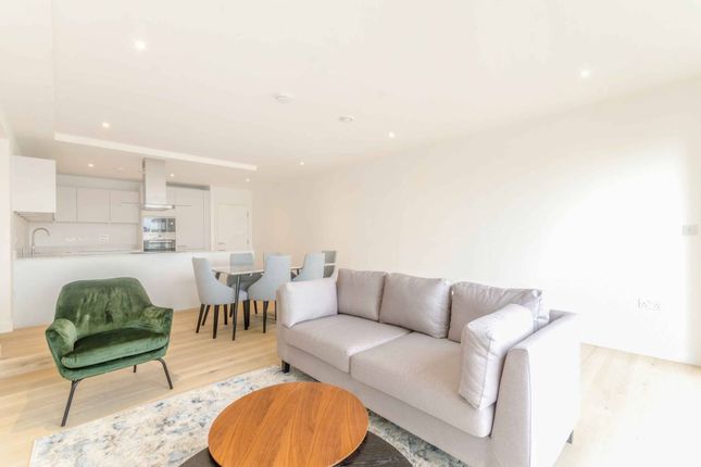 Flat to rent in Fitzgerald Court, Angel, London