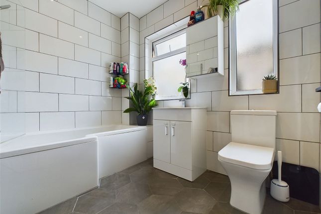 Flat for sale in South Street, Lancing