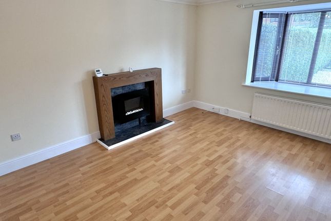 5, Binbrook Close, Lincoln photo 2
