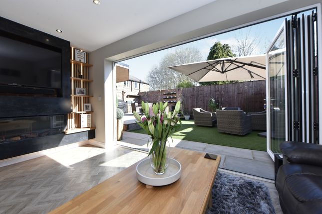 7, Padden Brook, Stockport photo 2