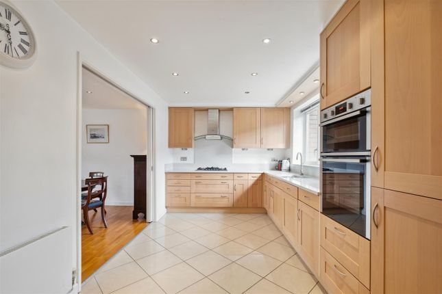 Town house for sale in Chiswick Quay, London
