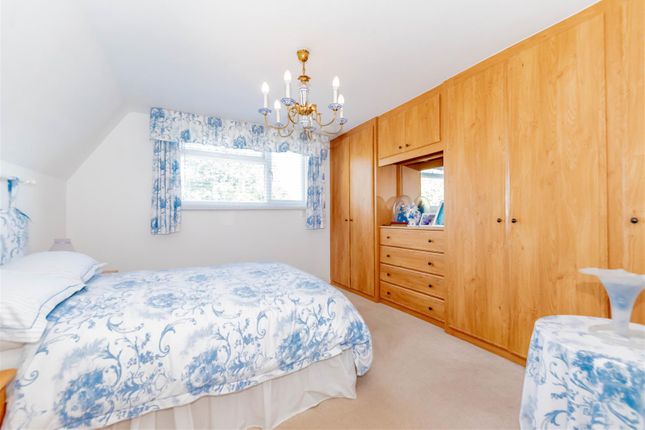 1, Willowford, Yateley photo 4