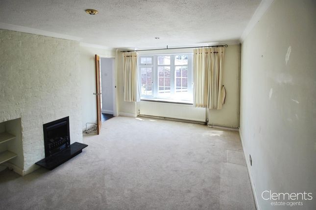 8, Uranus Road, Hemel Hempstead photo 4