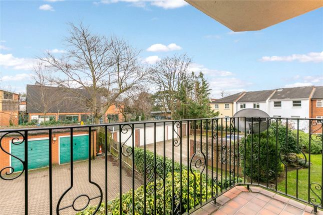 Flat for sale in The Downs, Wimbledon, London