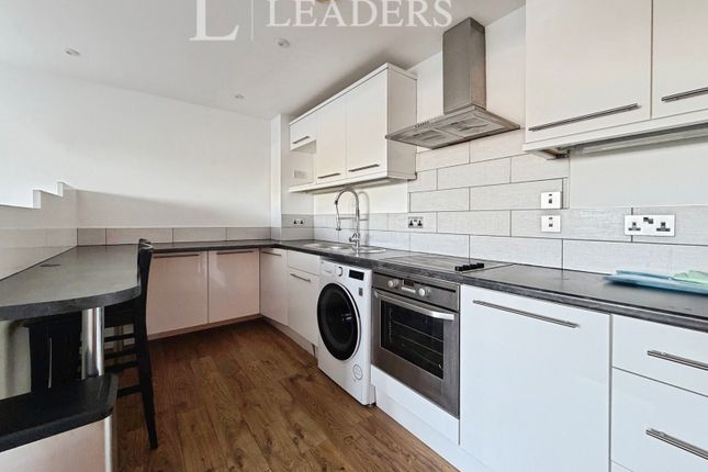 Flat 14, The Crescent,, Gunwharf Quays, Hampshire photo 4