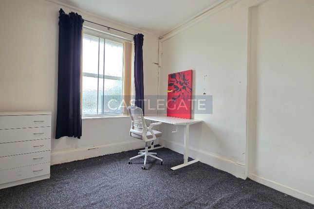 Flat 1, 16 Manchester Road, Huddersfield photo 4