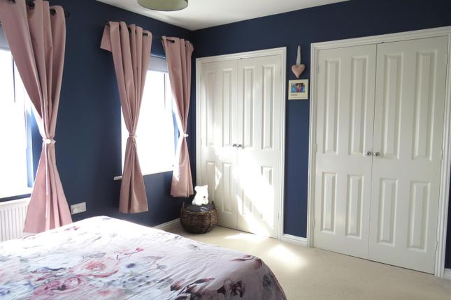 Terraced house for sale in Kipling Crescent, Fairfield, Hitchin
