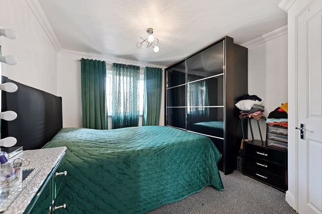 Flat 12, Fentiman Way, Harrow photo 3