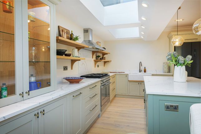 26, Gosberton Road, London photo 2