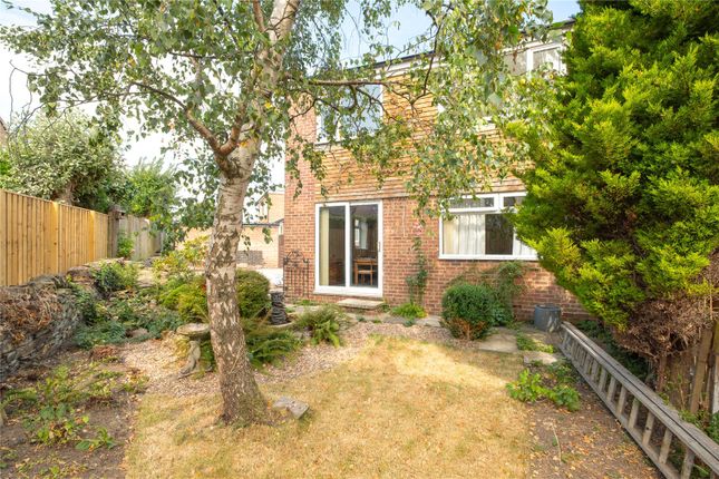 14, Far Croft, Huddersfield photo 4